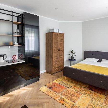 Братів Рогатинців 9/1 Lviv Dış mekan fotoğraf